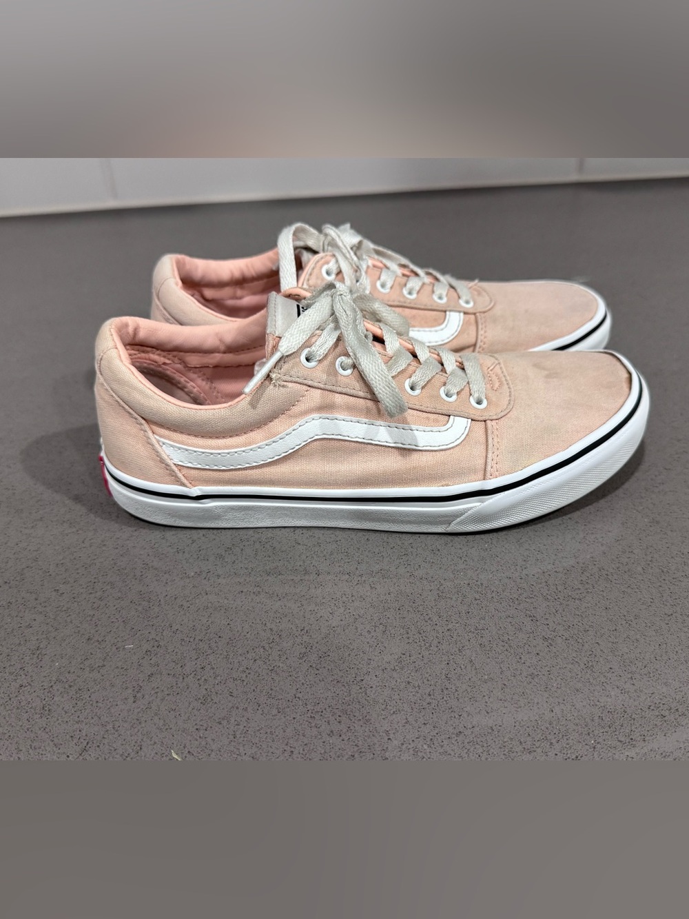 Vans Women's Low-Top Sneakers in Blush Pink with White Stripe